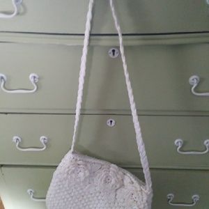 White straw over-the-shoulder summer handbag